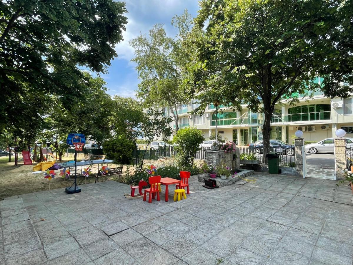 Отель Amadina Garden Лозенец Экстерьер фото
